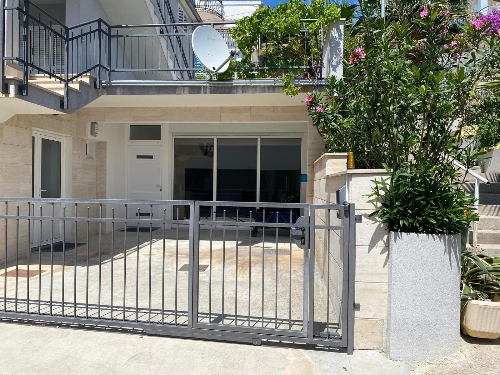 Villa Pina Tisno Apartment Zonsa 2 Pers Exterior photo